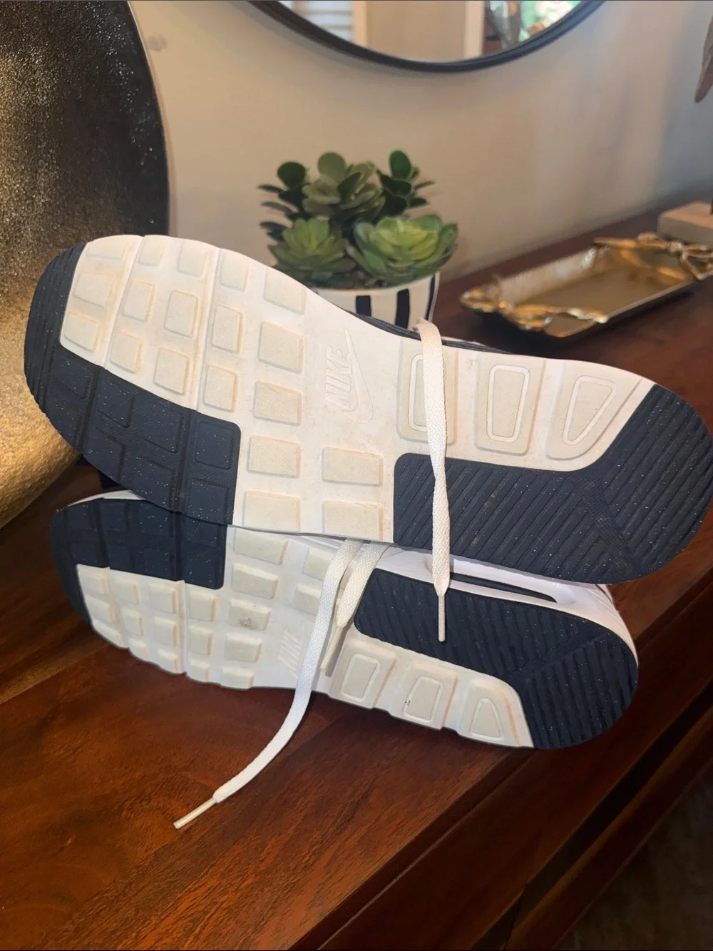 Nike Men’s White and Navy Low-Top Sneakers